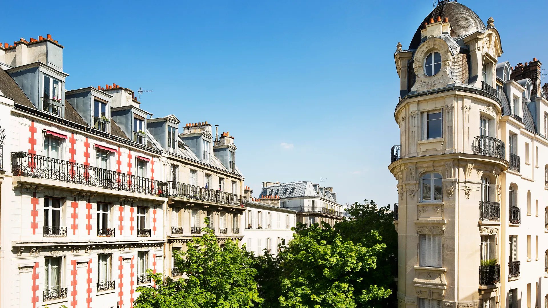 Hotell Du Mont Dore Batignolles 3*