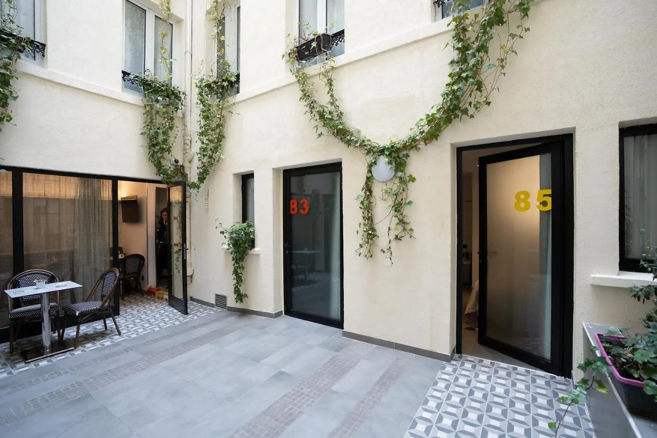 Du Mont Dore Batignolles Paris