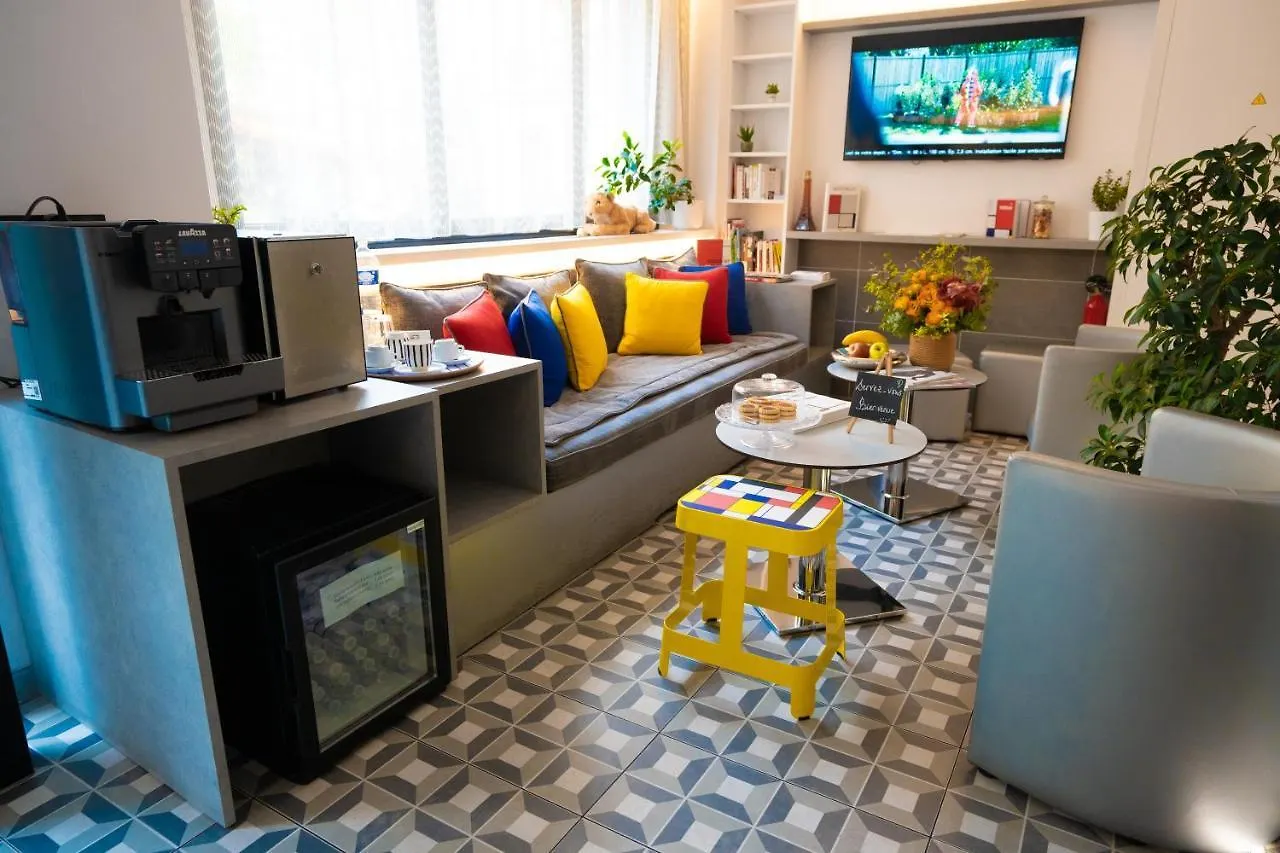 Hotell Du Mont Dore Batignolles Paris