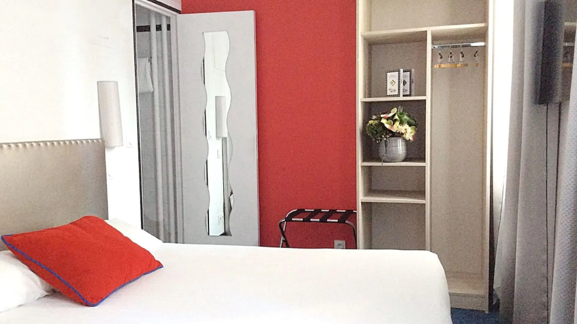 Du Mont Dore Batignolles Hotel